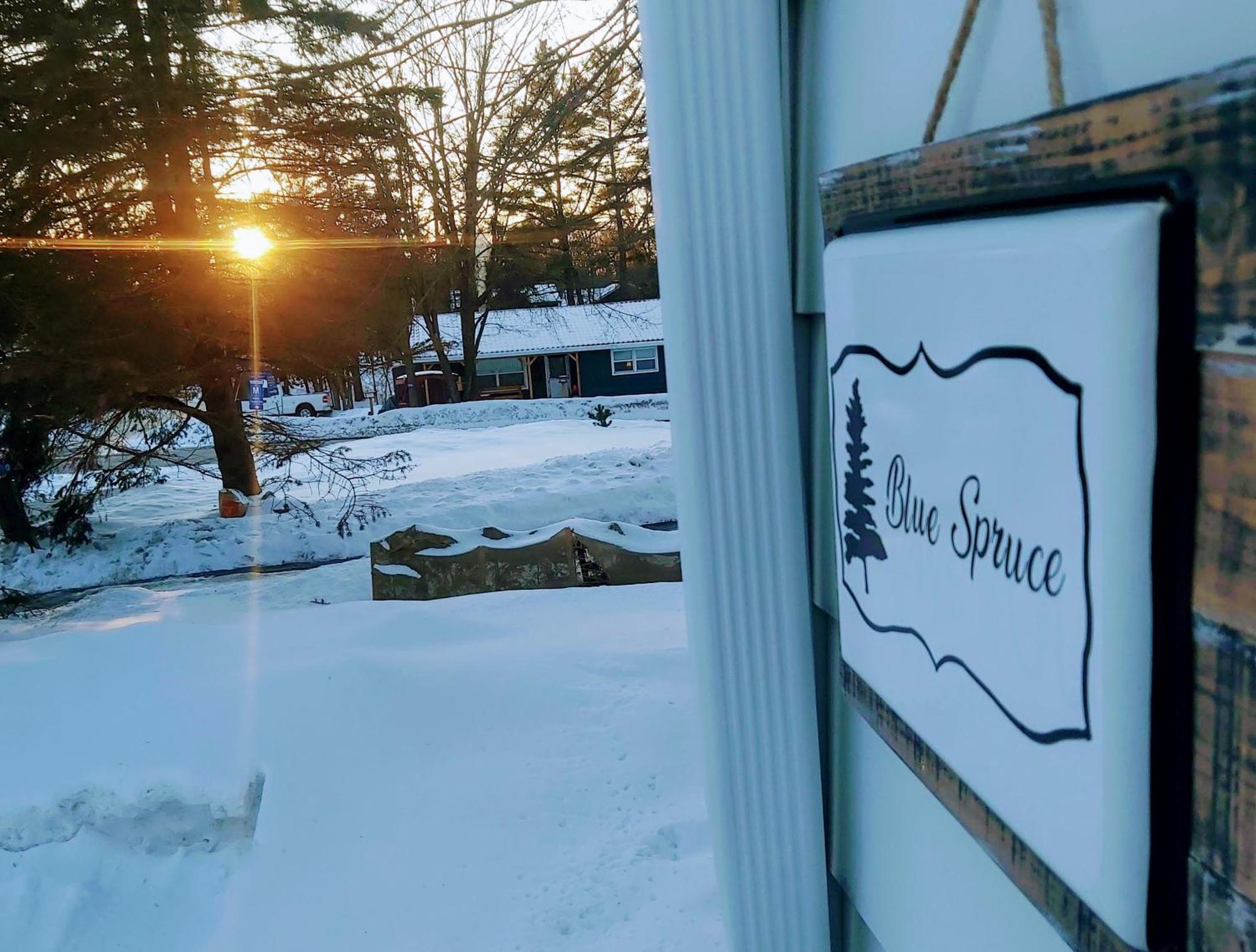 Blue Spruce Muskoka Bed & Breakfast Gravenhurst